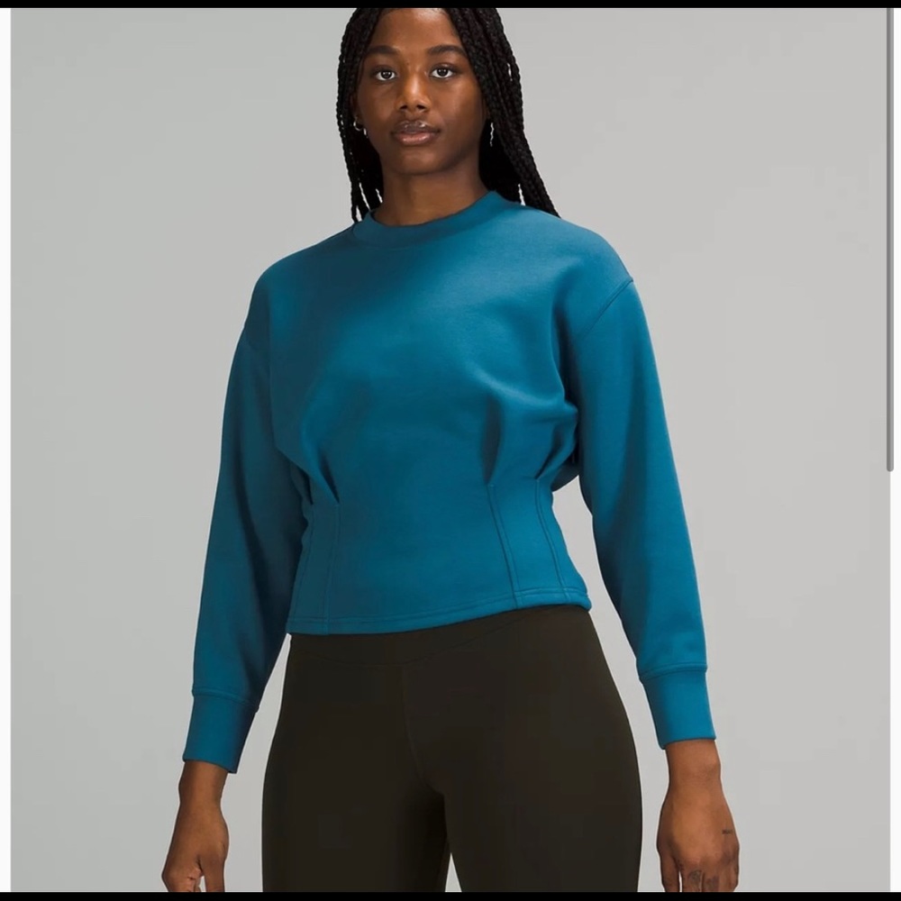 Lululemon Gathered Waist Crew Pullover sweatshirt sold out color, nwot, size 8